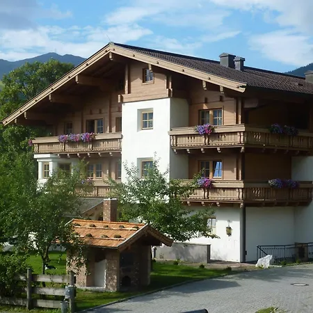Aparthotel Feriengut Hasenau 4*