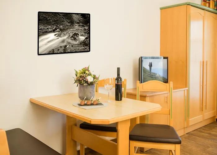 Feriengut Hasenau מלון דירות 4*